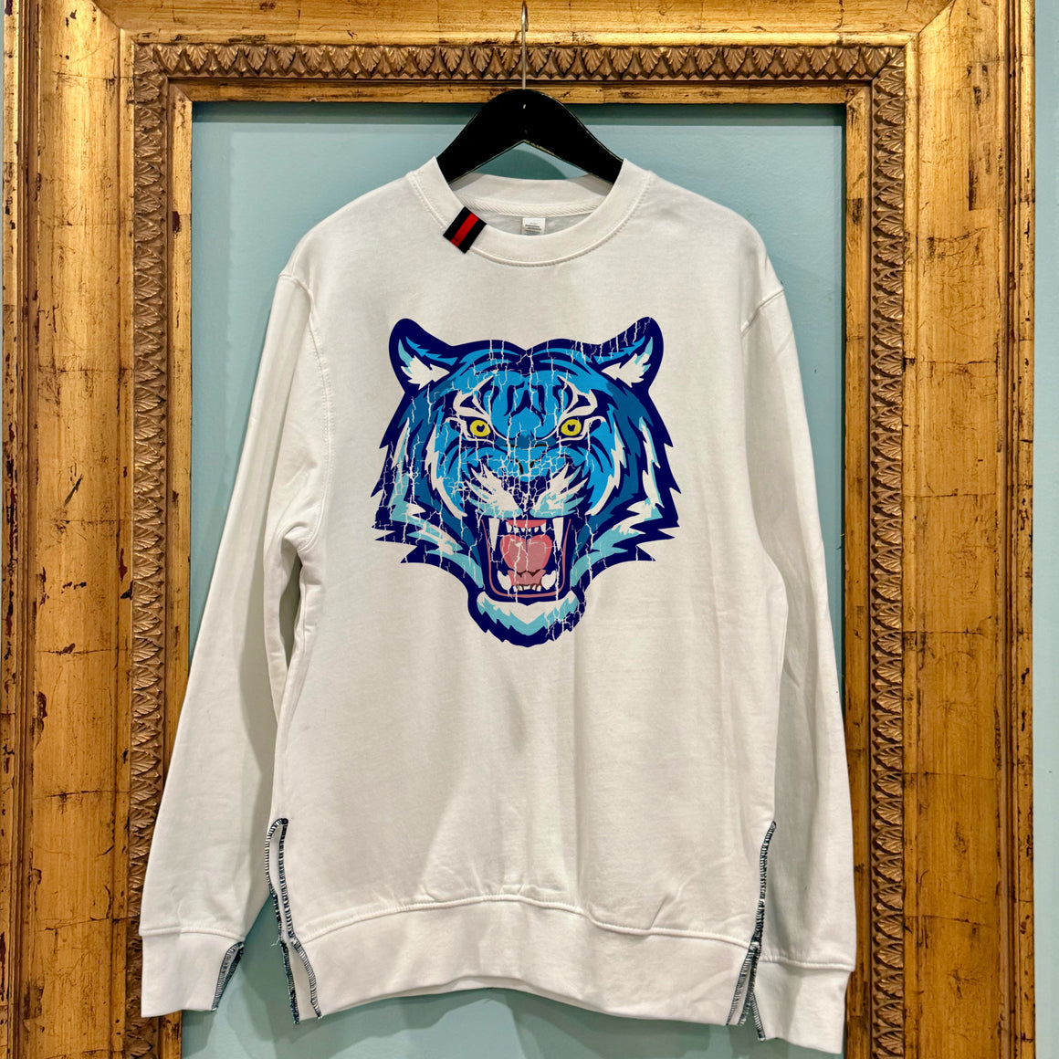 PREORDER | pullover | blue tiger | white
